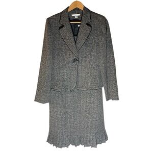 Y1- Dressbarn size 10 Black & Gray Knit Tweed Two-Piece Dress Suit